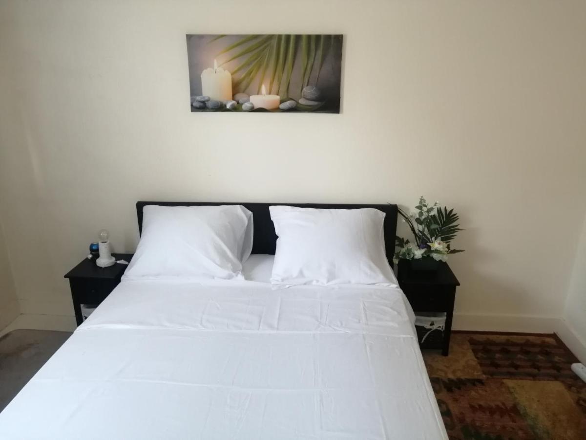 Chambre Dans Appartement A Niort Exterior foto
