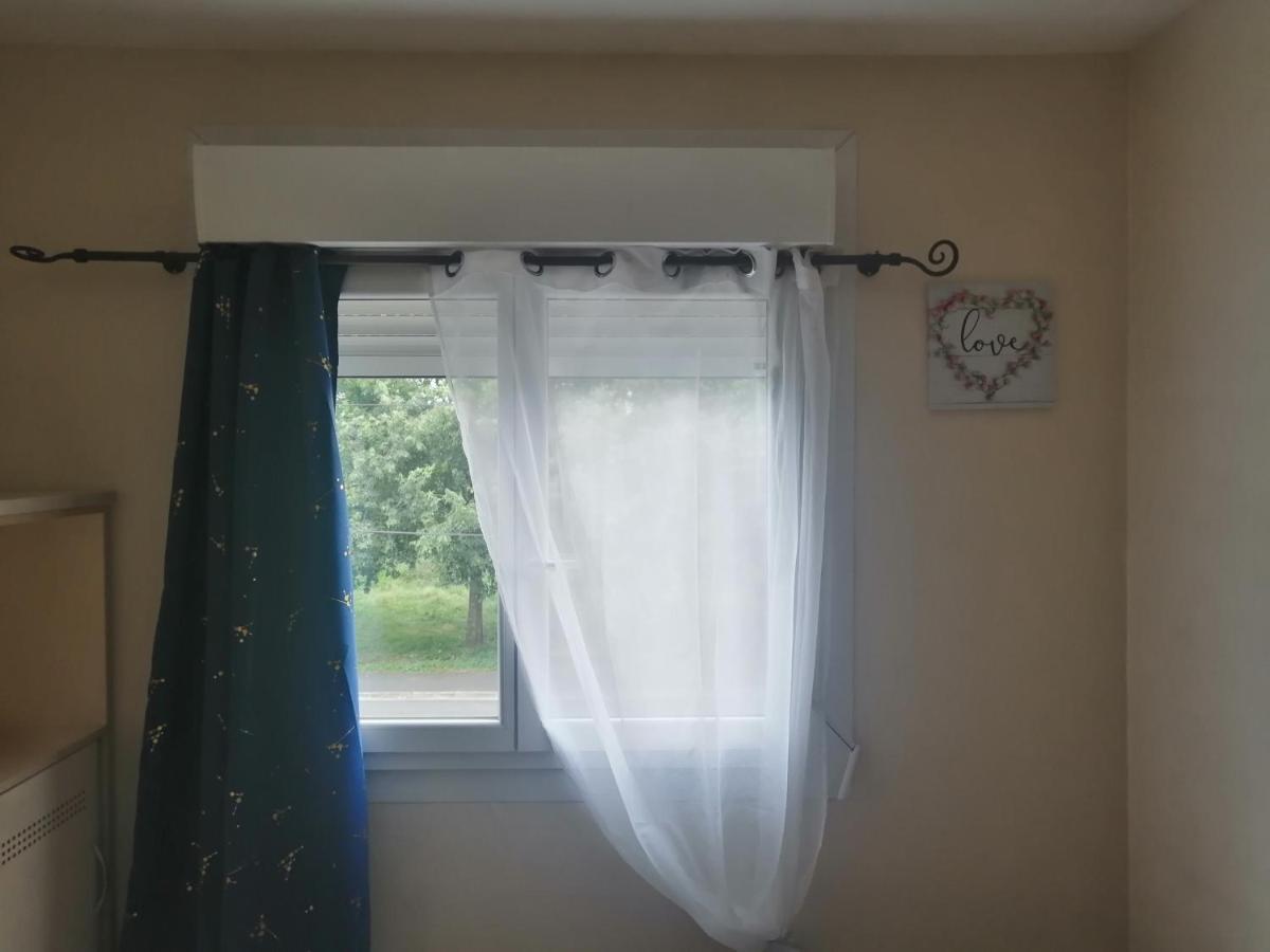Chambre Dans Appartement A Niort Exterior foto
